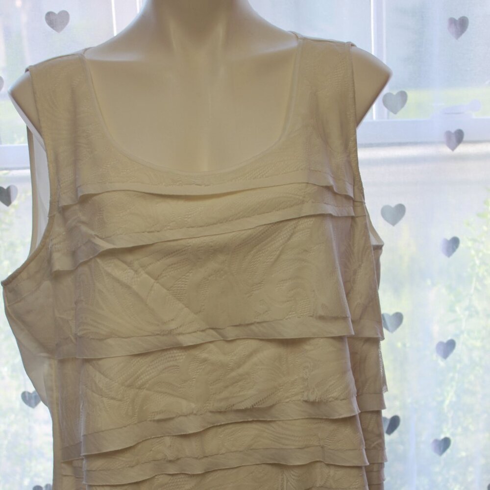 #301 Chico's White Frill Layers Dressy Tank Size 3 (16)